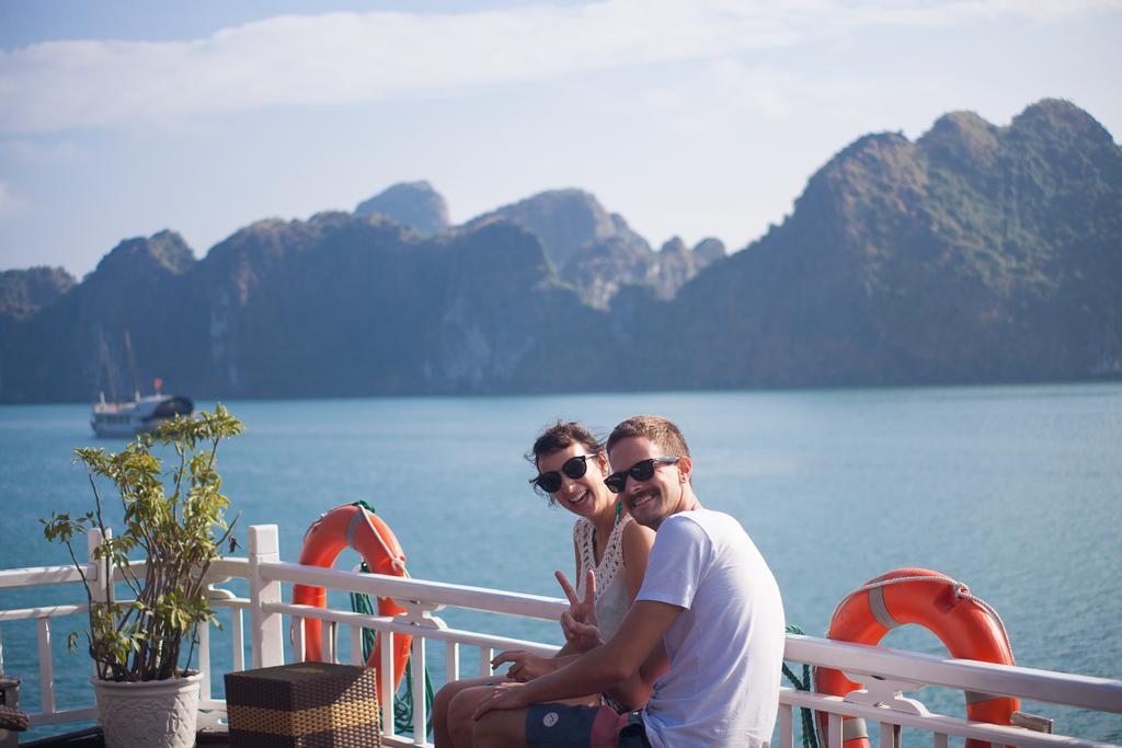 Golden Star Cruise Hotel Nan Giang Bagian luar foto